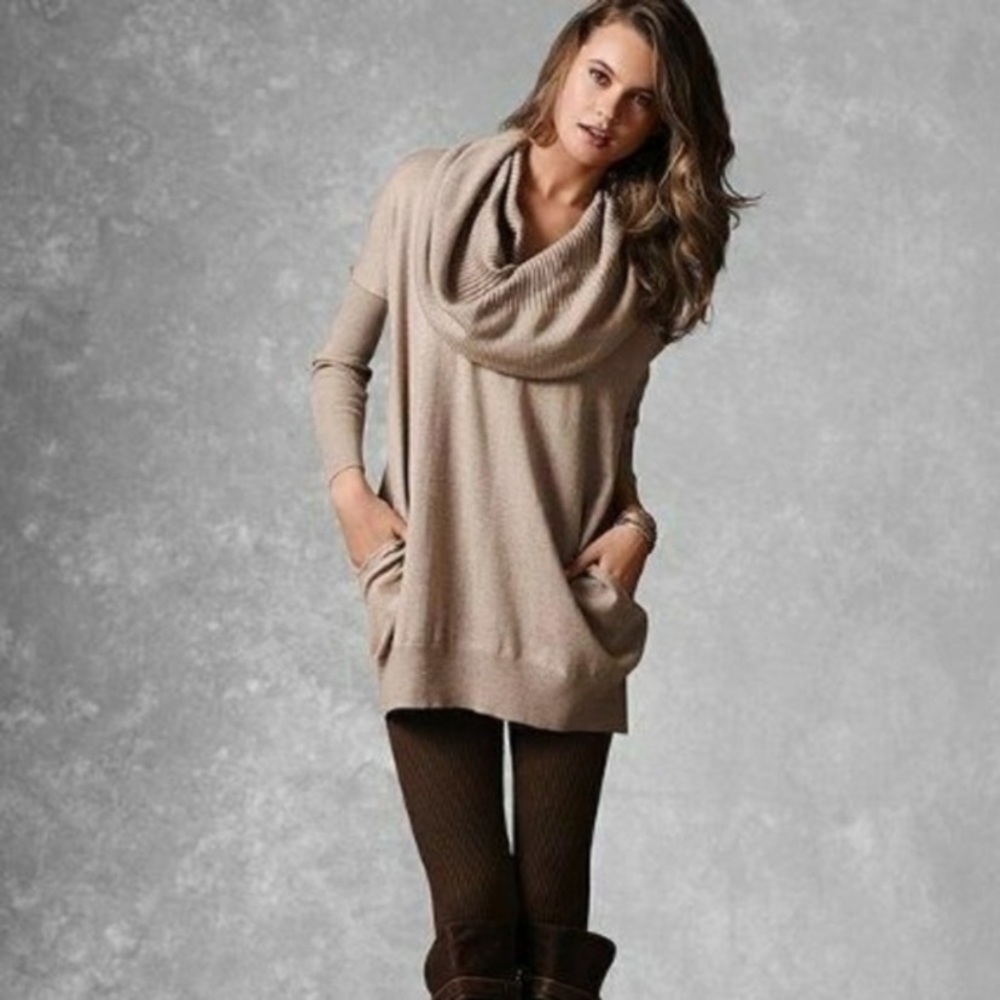 Victoria’s Secret cowl neck sweater, size large.